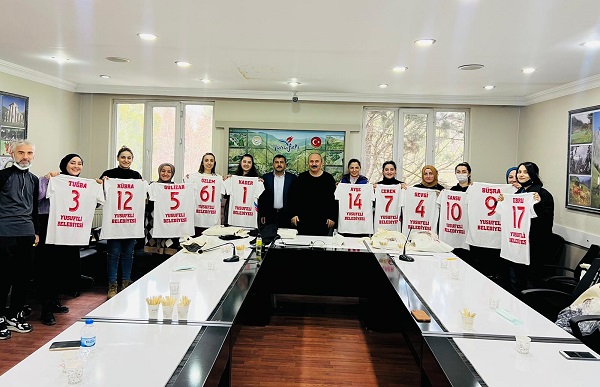 Yusufeli'nin Şampiyon Sultanlarına Malzeme Desteği