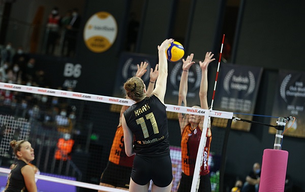 Cim Bom ilk dört, VakıfBank ise liderlik için sahada