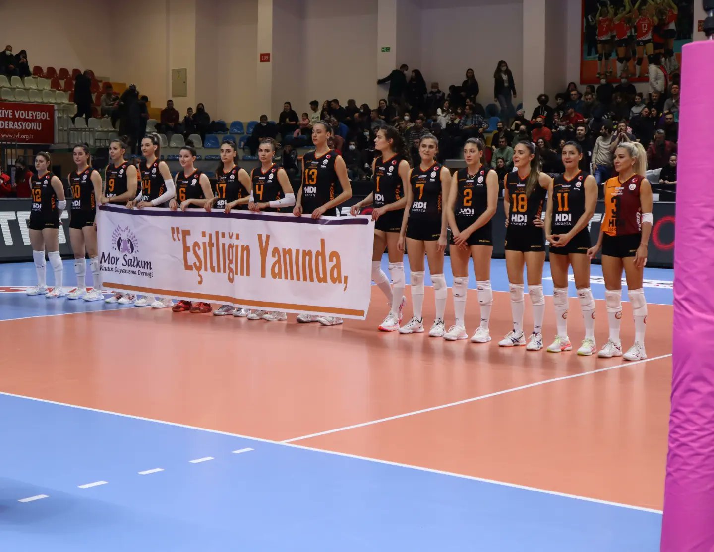 "Eşitliğin Yanında, Şiddetin Karşısındayız!"