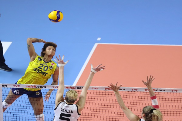 Fenerbahçe Opet Kuzeyboru'ya rövanşta da set vermedi