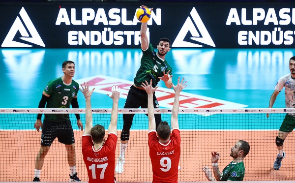 7.'lik maçındaki ilk buluşmada Bursa deplasmandan galip döndü