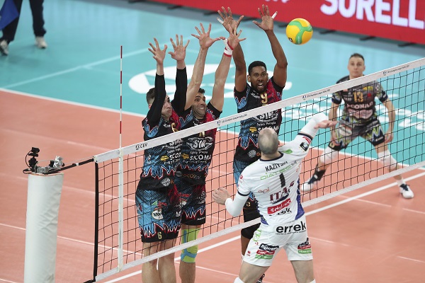 KĘDZIERZYN-KOŹLE ve Trentino ITAS Süper Finallerde