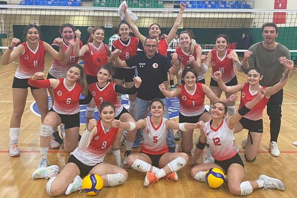 Doğuş Üniversitesi namağlup yarı finalde