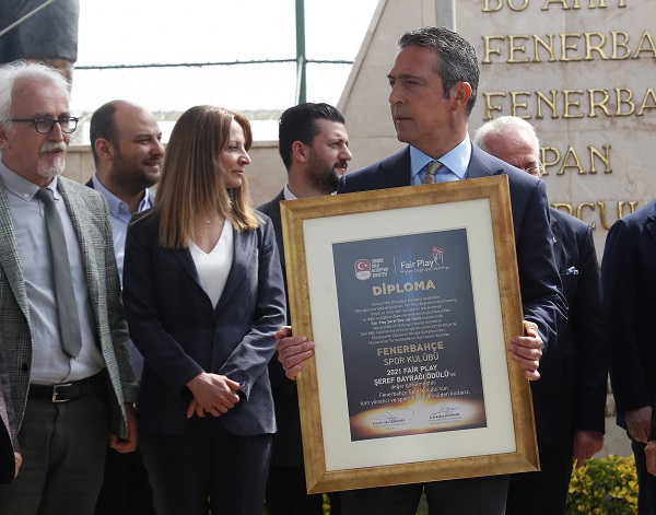 Fair Play Şeref Bayrağı Neden Fenerbahçe'ye Verildi?