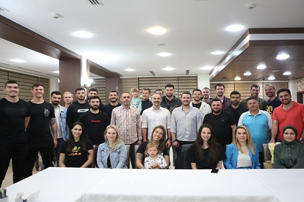 Bursa Büyükşehir Belediyespor sezon sonu yemeğinde buluştular