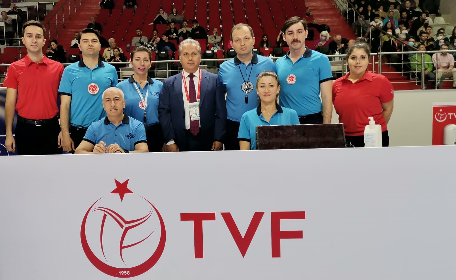 Üçüncülük serisinde ilk maç Eczacıbaşı Dynavit'in