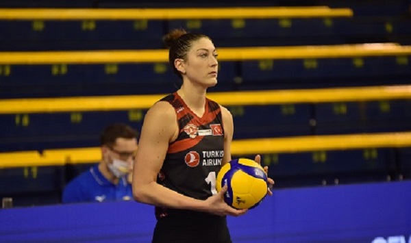 Lauren Carlini Veda Etti