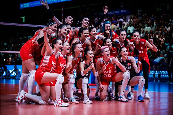 Sultanlar İtalya'yı bir kez daha yendi