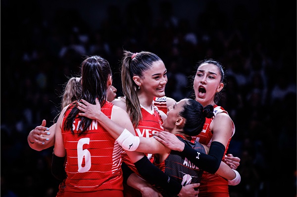 Sultanlar İtalya'yı bir kez daha yendi