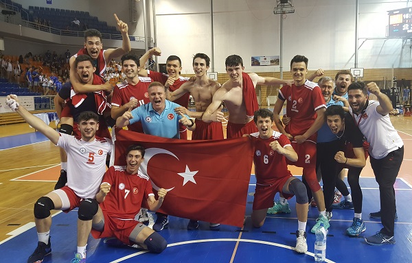 Kendisini Takıma Seçmeyen Öğretmenine Duacı