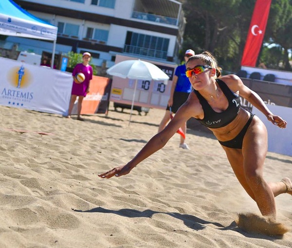 Rota Koleji'nden plaj voleybolu Milli Takımına