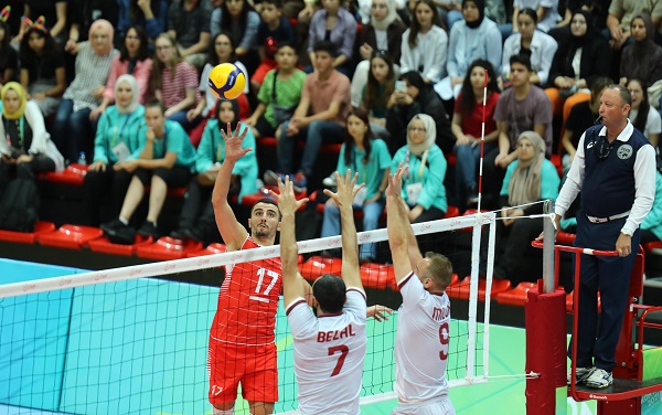 Efeler, Katar'a 3-1 yenildi