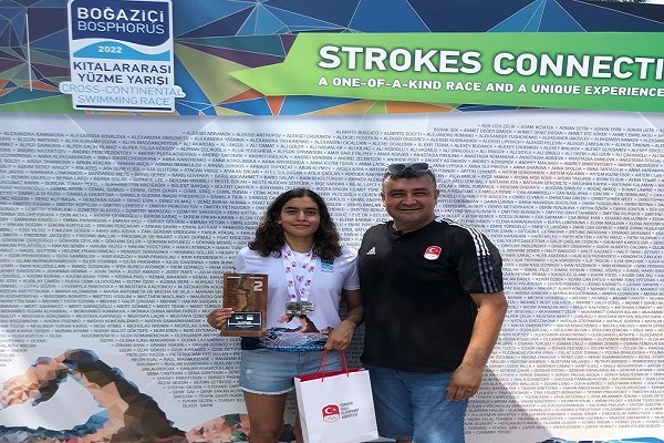 Kıtalar, kulaçlarla birleşti, Ece Yıldırım Büyük Bir Başarıya İmza Attı