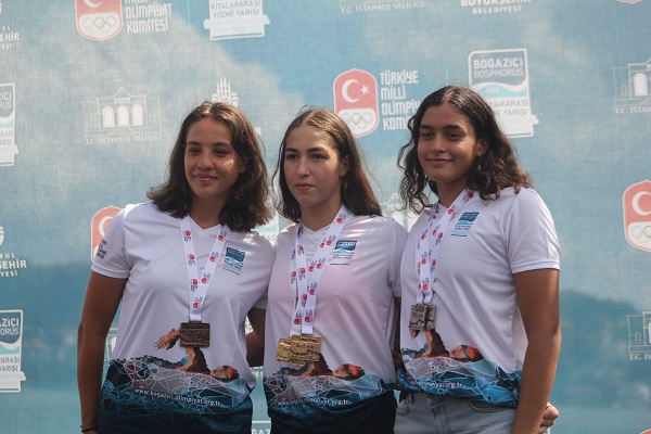 Kıtalar, kulaçlarla birleşti, Ece Yıldırım Büyük Bir Başarıya İmza Attı