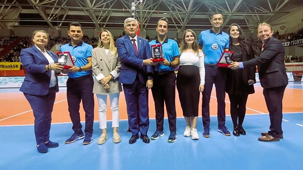İşte Voleybol Ailesi