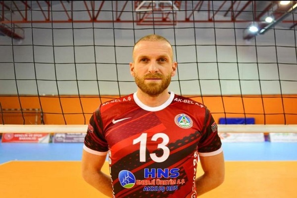 'Genç, başarıya aç, başarı hedefli bir takımız'