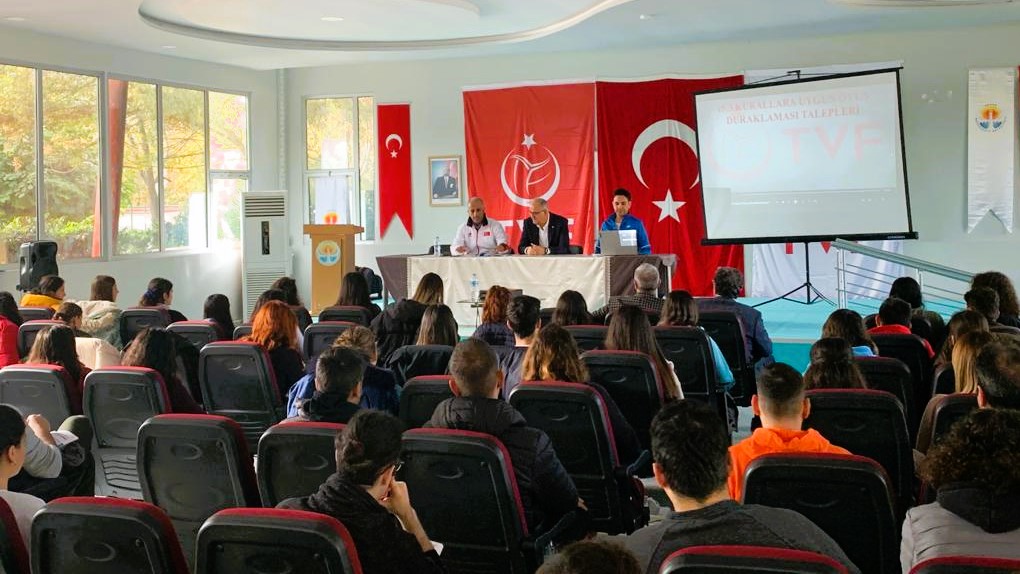 Başkan Üstündağ, Adana’da Aday Hakem Kursunu Ziyaret Etti