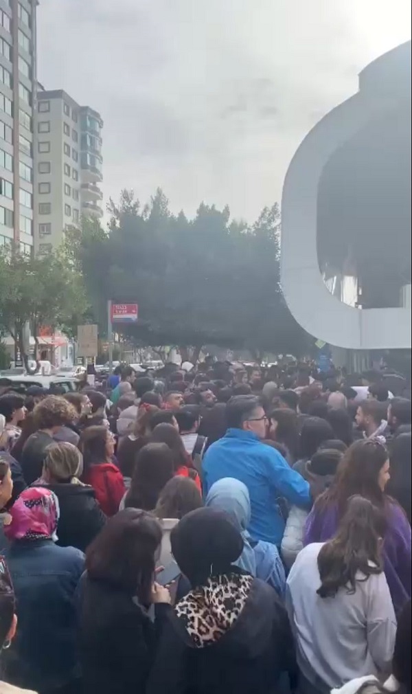 Voleybol, Adana'da salona sığmıyor