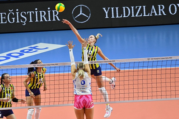 Fenerbahçe set vermeden başladı