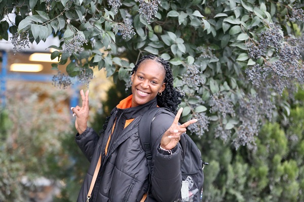 Eczacıbaşı Dynavit, Adana yolcusu