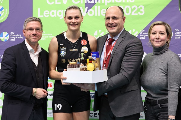 VakıfBank Almanya'dan 3-1'lik Skorla Döndü