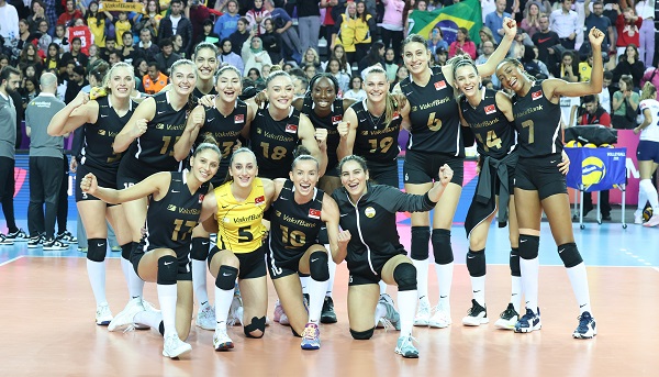 VakıfBank, Ebrar'ın takımı Novara'ya konuk oluyor