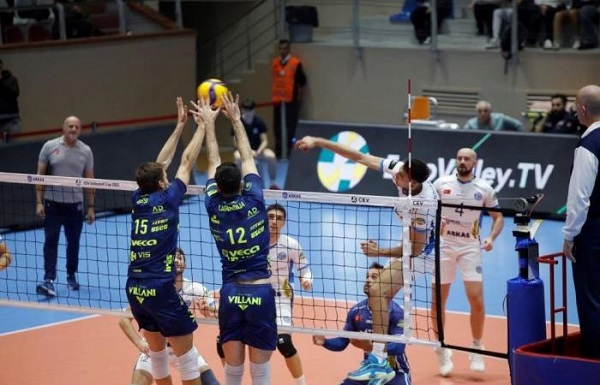 Arkas Spor Avrupa'ya Veda Etti