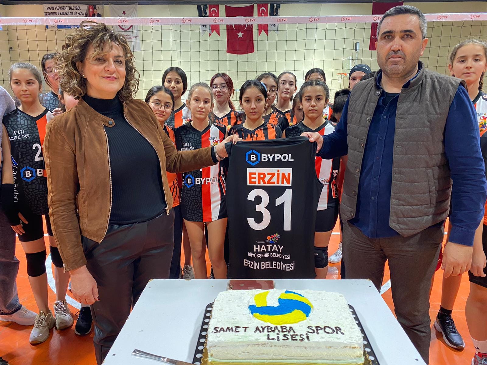 Voleybol, Erzin'de komşu il ve ilçelere dostluk köprüsü oluyor