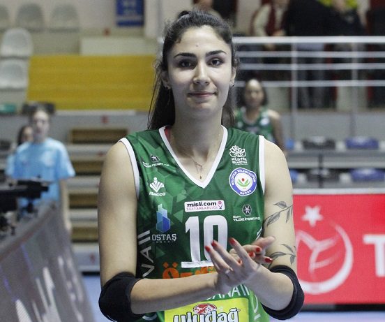 Hümay Fırıncıoğlu: 'Kolay bir şey diyemem ama kaptan olmak iyi hissettiriyor'