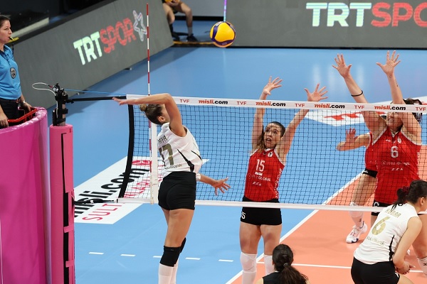 VakıfBank seriyi 9 maça çıkarttı