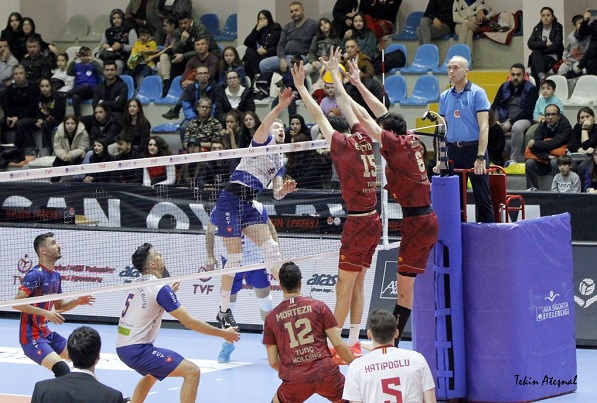 Galatasaray Bursa'dan mutlu döndü