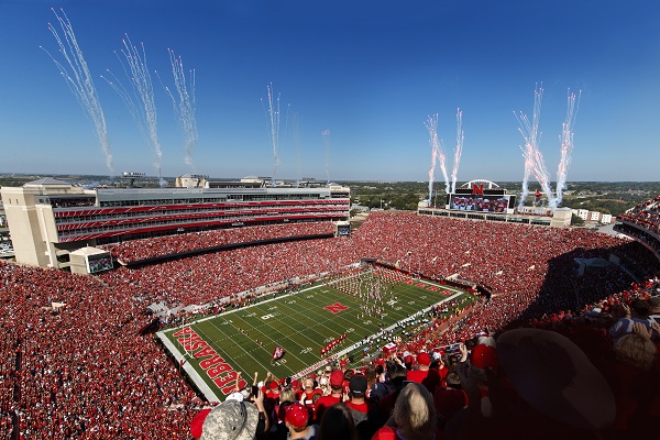 91.000 Kişilik Statta Voleybol Maçı