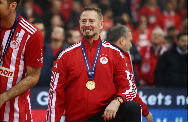 Efelerin Koçu Alberto Guiliani Olympiacos'la Challenge Cup şampiyonu