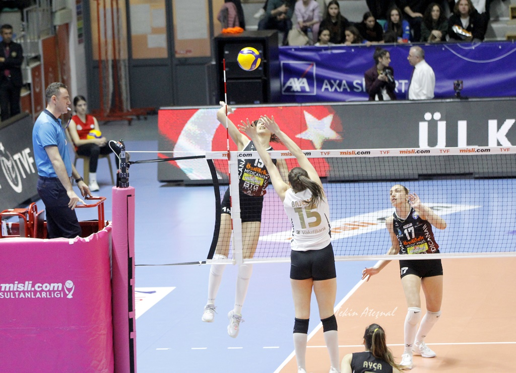 VakıfBank Bursa deplasmanında set vermedi