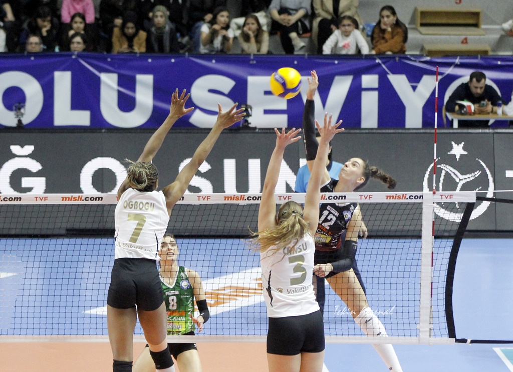 VakıfBank Bursa deplasmanında set vermedi