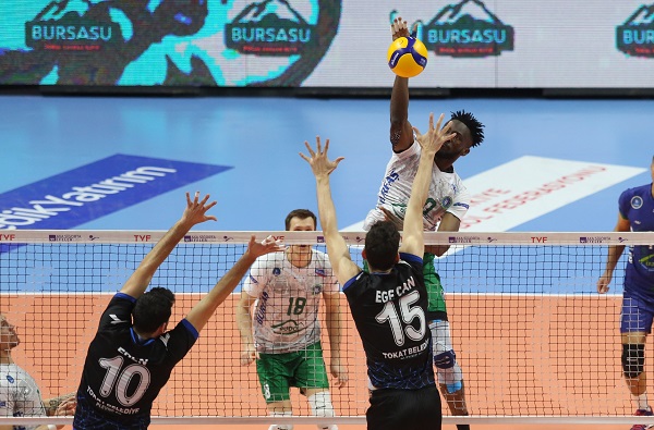 Bursa BŞ Belediyespor set vermedi