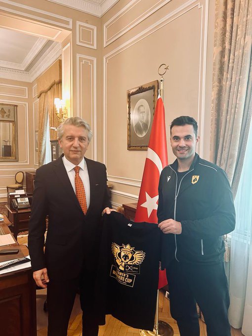 Yunus Öçal Yunanistan Ligi'nde seriyi 16 maça çıkarttı