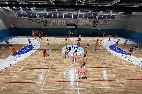 Eczacıbaşı'nın Geleceğe Smaç Projesi Turnuvasına 450 Sporcu Katıldı