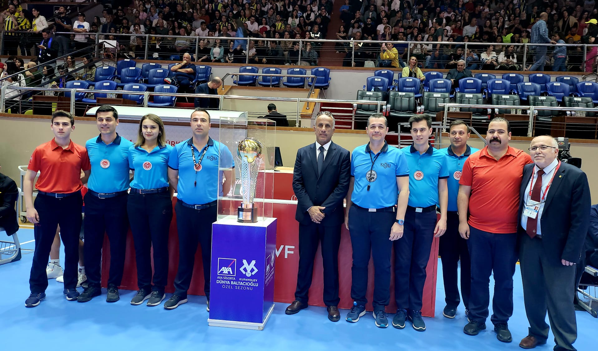 VakıfBank üst üste 3. toplamda 9.kez kupayı kazandı
