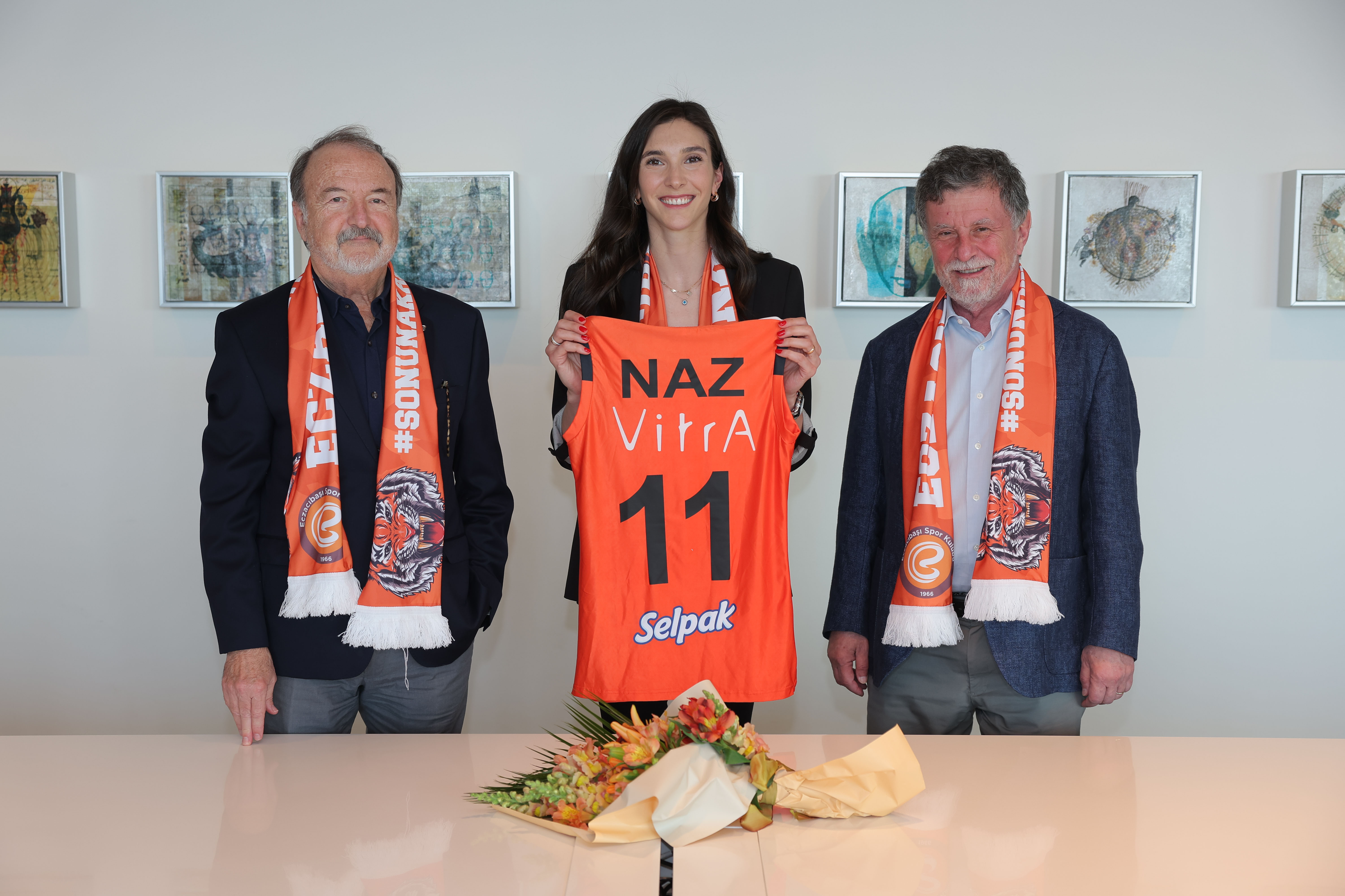 Naz Aydemir Akyol Eczacıbaşı'na Dönüyor