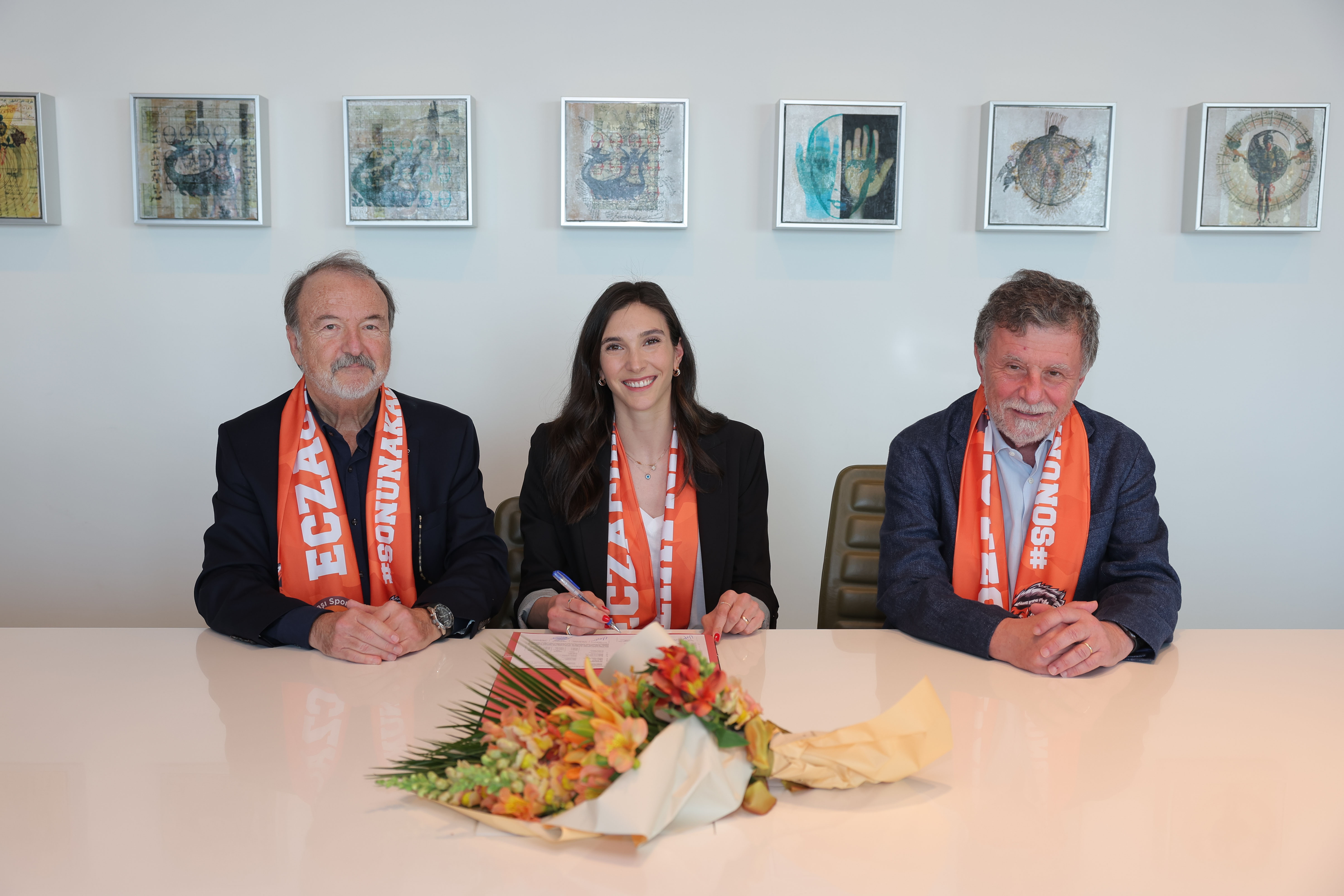 Naz Aydemir Akyol Eczacıbaşı'na Dönüyor