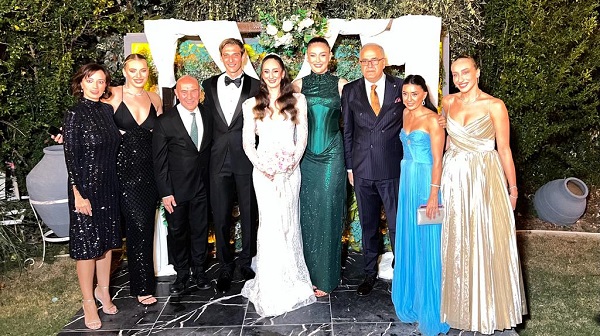 Mutluluklar Ayça - Mert