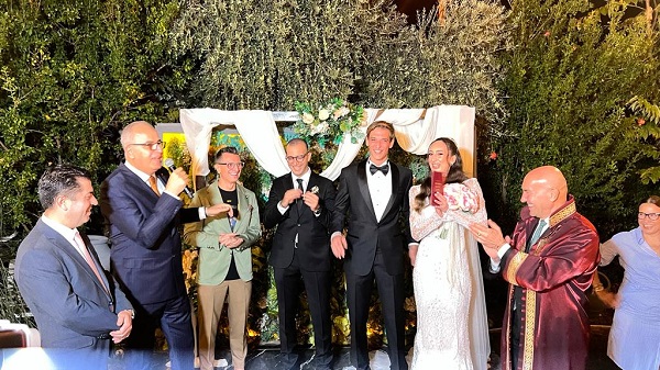 Mutluluklar Ayça - Mert