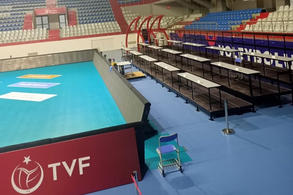 Burhan Felek Voleybol Salonu'na Yeni Basın Tribünü