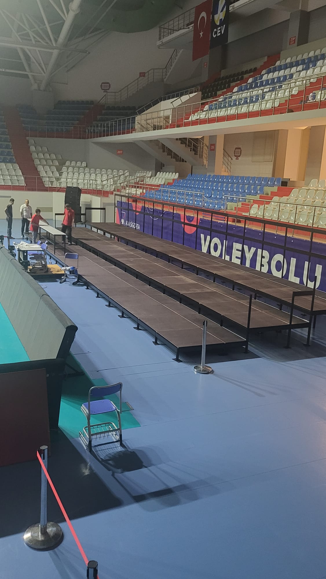 Burhan Felek Voleybol Salonu'na Yeni Basın Tribünü