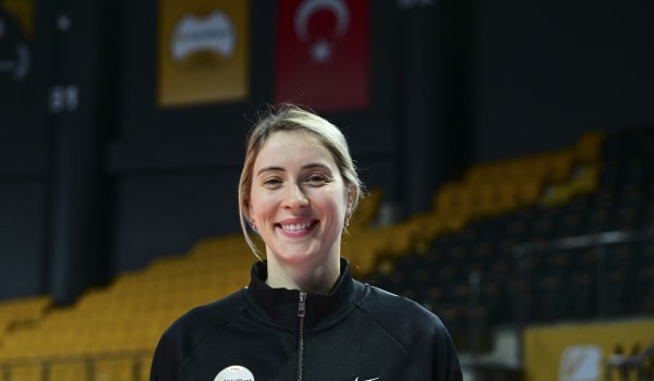"VakıfBank kariyerimde oynadığım en büyük takım"​​​​​​​