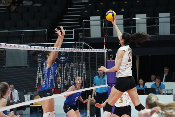 İlk Yarı Finalist VakıfBank