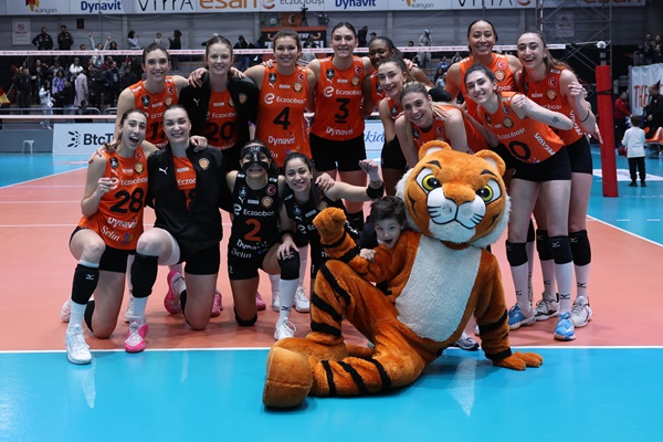 Eczacıbaşı Dynavit, Galatasaray'ı 3-0 yendi