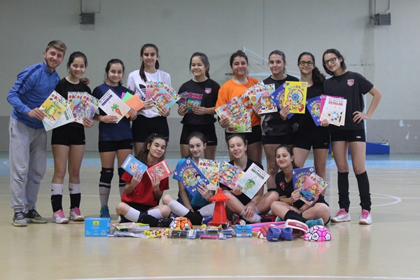 Üç Patlak Voleybol Topu