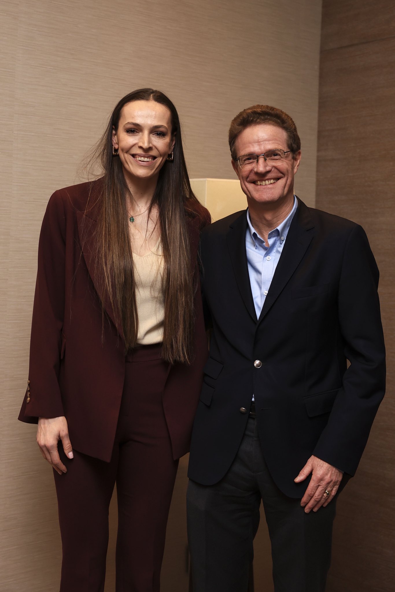 Büyükelçi Meyer-Landrut, kaptan Eda Erdem'den Avrupa Şampiyonluğu hikayesini dinledi